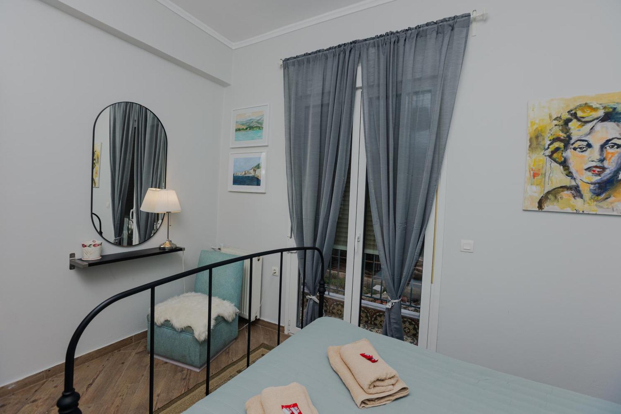 Debbies Διαμέρισμα Δίπλα Στο Νερό #2 ! Chalkís Exterior foto